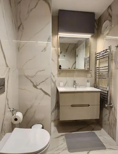 Diamond Residences 2bd 2bth 11fl Lux & Free P