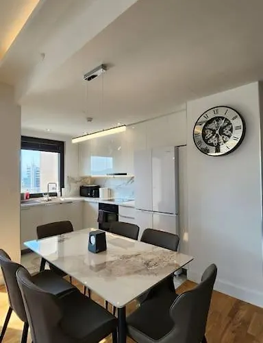 Diamond Residences 2bd 2bth 11fl Lux & Free P