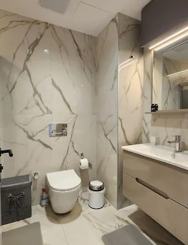 Diamond Residences 2bd 2bth 11fl Lux & Free P Skopje